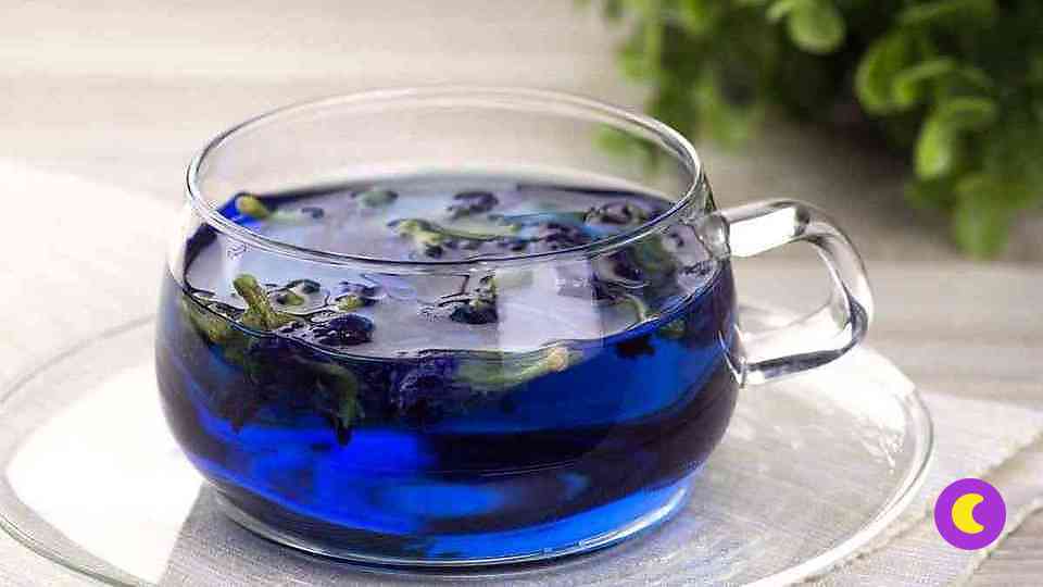 Как избавиться от седины: маска из тайского синего чая