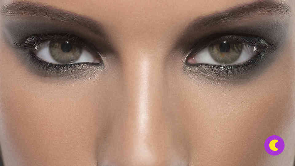 Техника создания макияжа smoky eyes